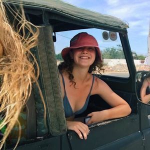 Meet your Posher, Olivia